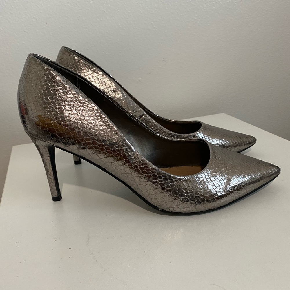 🍄 TORRID Pewter Pointed
Toe Pump Size 10W - Picture 2 of 7